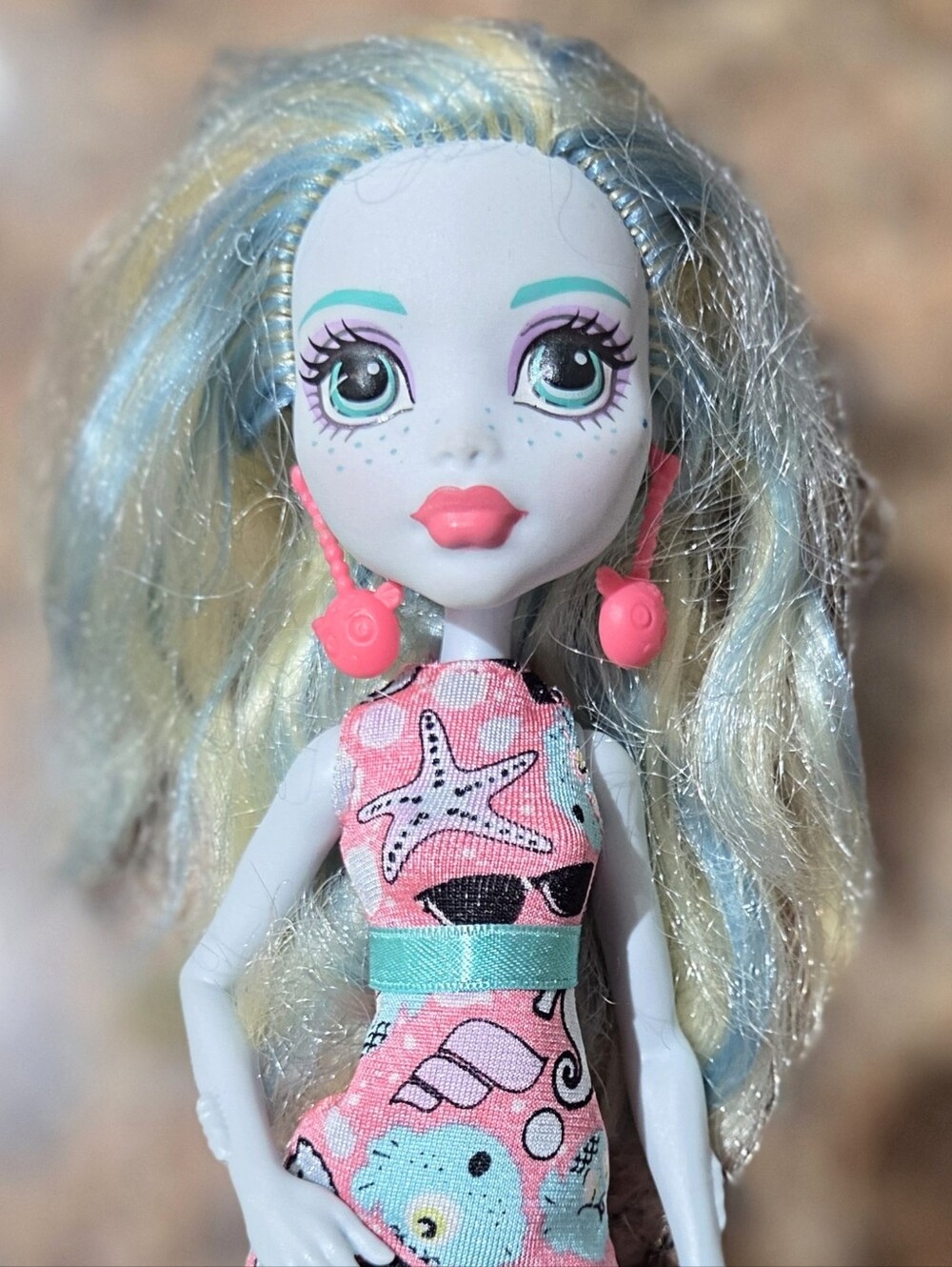 Mattel Monster High Lagoona Blue Emoji Basic Doll Dress Shoes Earrings